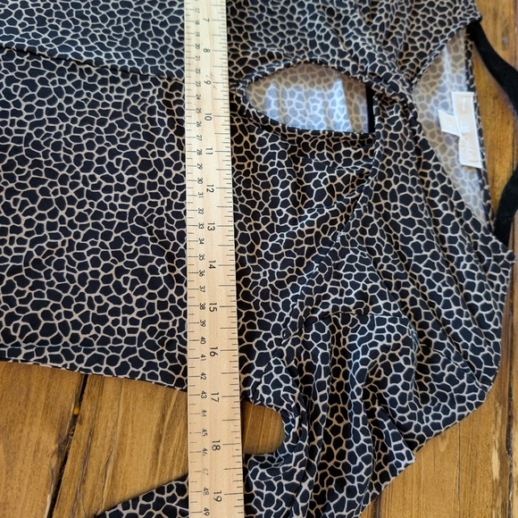 MICHAEL Michael Kors Animal Print Keyhole Blouse - Picture 3 of 4